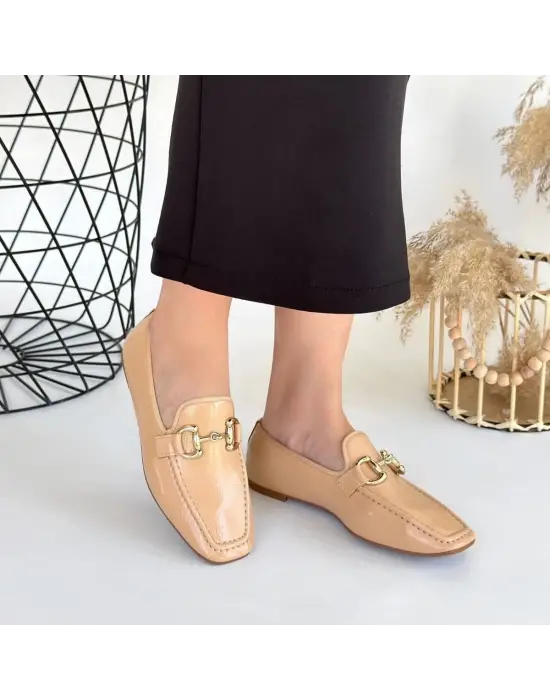 Omarı Nude Rugan Babet Ayakkabı - Şıklık ve Konfor Bir Arada