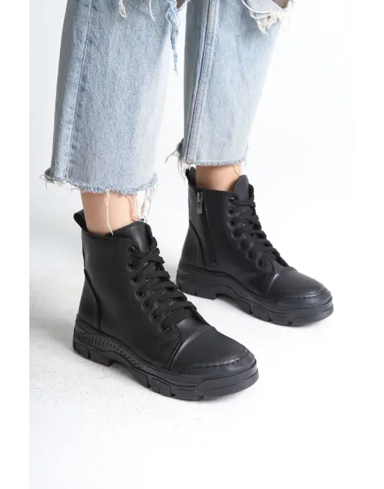 Omarı Bağcıklı Rahat Tabanlı Siyah Bayan Bot - Şık ve Günlük
