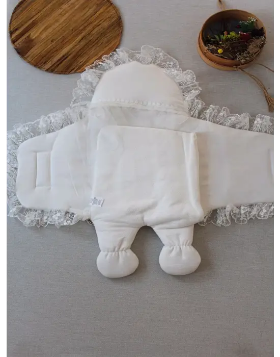 Omarı Ekru Renkli Yenidoğan Kapitone Battaniye