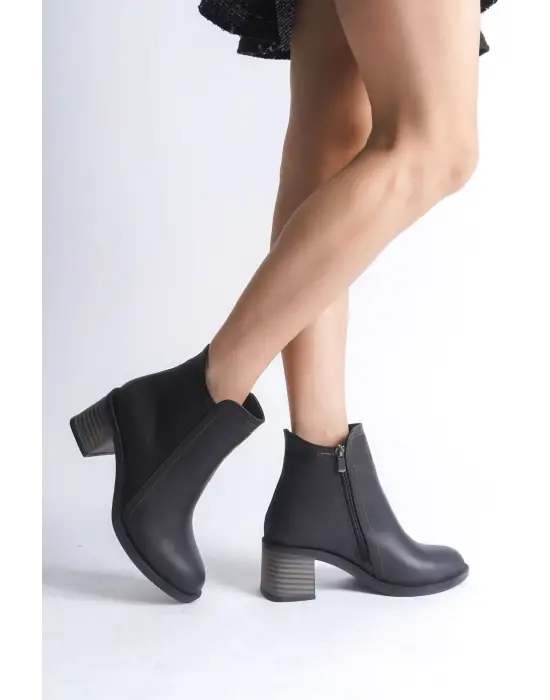 Omarı Fermuarlı Rahat Tabanlı Siyah Bayan Bot