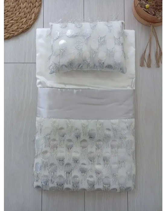 Omarı İzmir İncisi Tül İşlemeli Yenidoğan Pamuklu Kundak Seti