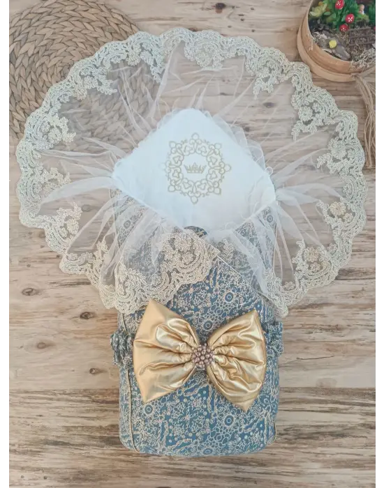 Omarı Kabartma Desenli Fiyonklu Yenidoğan Bebek Battaniyesi