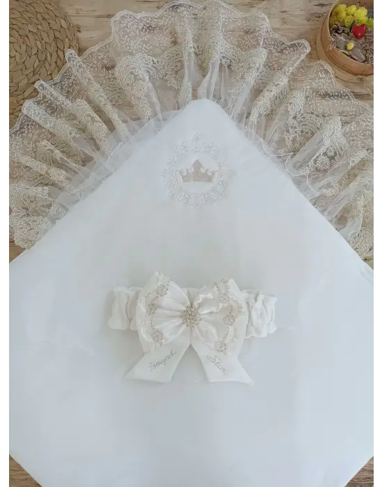 Omarı Nakışlı ve Taşlı Yenidoğan Bebek Battaniyesi