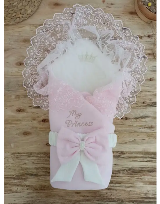 Omarı Pembe İnci Dantel Taçlı Bebek Battaniyesi