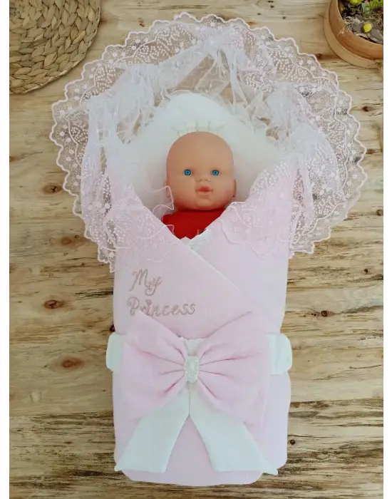 Omarı Pembe İnci Dantel Taçlı Bebek Battaniyesi