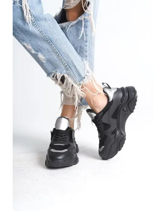 Omarı Rahat Bağcıklı Triko Detaylı Bayan Spor Ayakkabı - Siyah/Gri