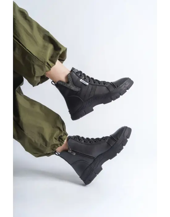 Omarı Rahat Tabanlı Bağcıklı Siyah Bayan Bot - Günlük Şık Modeller