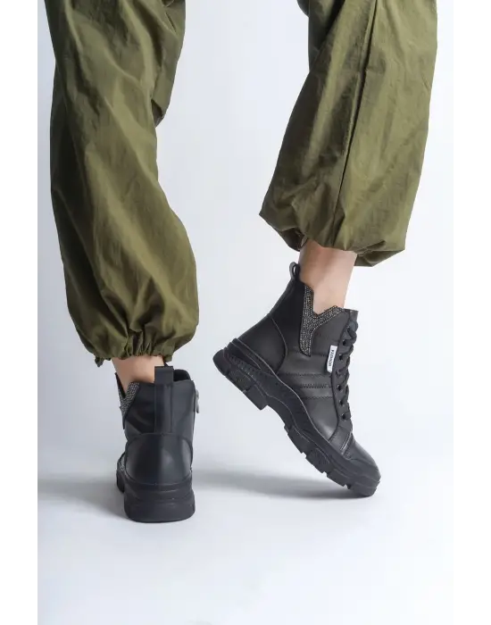 Omarı Rahat Tabanlı Bağcıklı Siyah Bayan Bot - Günlük Şık Modeller