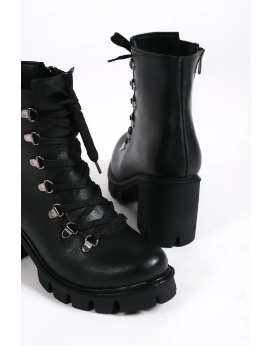 Omarı Rahat Tabanlı Bağcıklı Topuklu Bayan Bot - Siyah