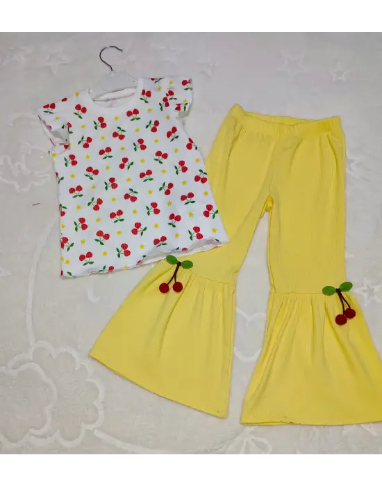 Omarı Sevimli Kiraz Desenli Kız Çocuk Tişört Takımı Sarı