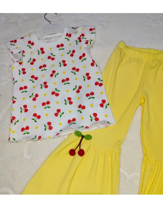 Omarı Sevimli Kiraz Desenli Kız Çocuk Tişört Takımı Sarı