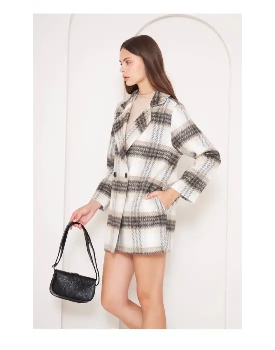 Omarı Sıcacık Kürklü Detaylı Ekose Kaban