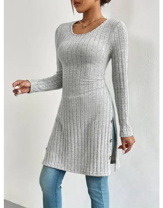 Omarı Şık Düğmeli Yandan Yırtmaçlı Kadın Bluz