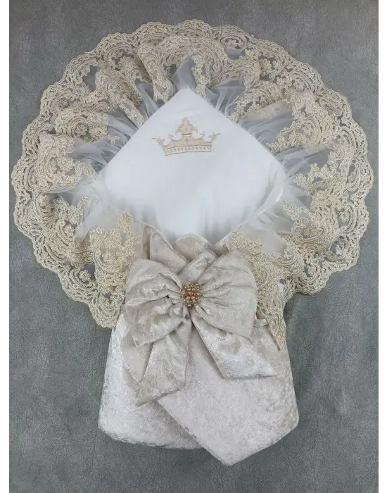 Omarı Taç Nakışlı İncili Yenidoğan Bebek Battaniyesi