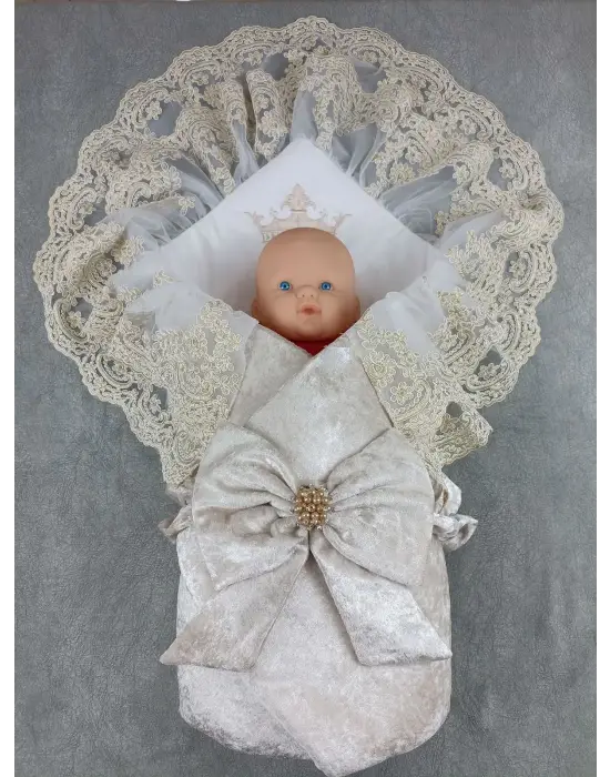 Omarı Taç Nakışlı İncili Yenidoğan Bebek Battaniyesi