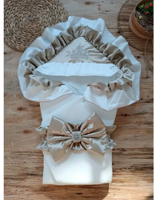 Omarı Yenidoğan Lüks Kelebek Taç Nakışlı Bebek Battaniyesi Konsept Vizon