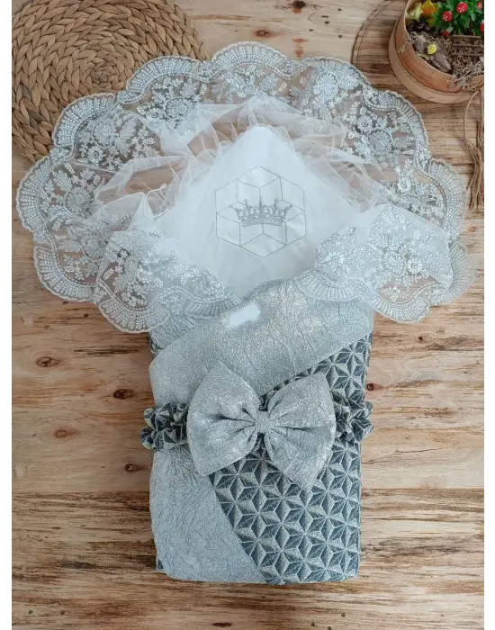 Omarı Yenidoğan Piramit Desenli Güpürlü Bebek Battaniyesi