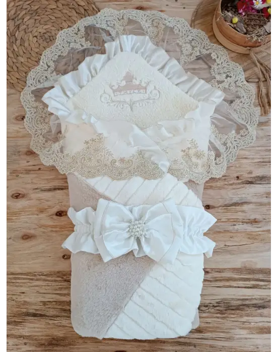 Omarı Yenidoğan Taç Nakışlı Wool Yün Kundak Bebek Battaniyesi