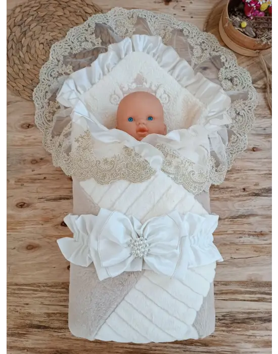 Omarı Yenidoğan Taç Nakışlı Wool Yün Kundak Bebek Battaniyesi