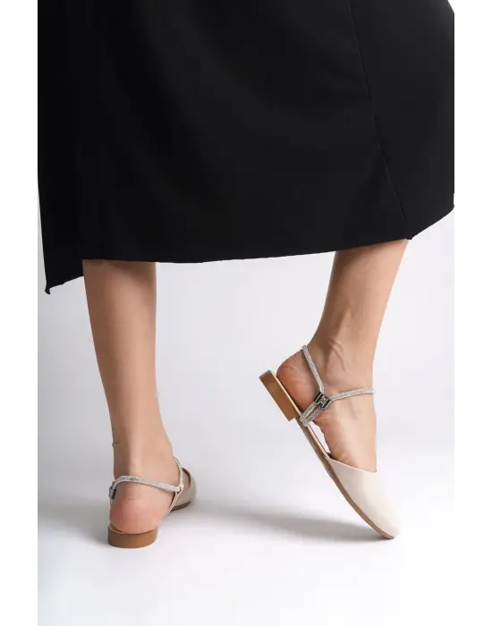 Omarı Yumuşak ve Rahat Beyaz Babet Ayakkabı