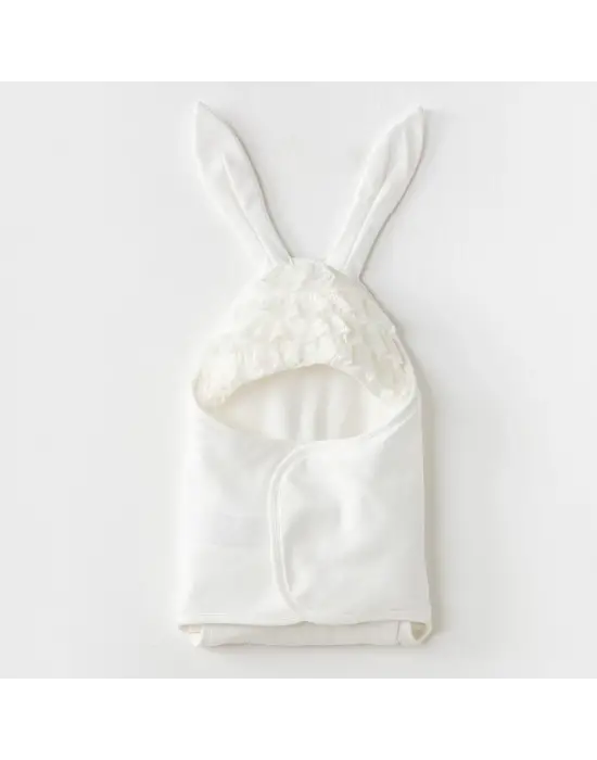 Omarı Yumuşak ve Şık Ekru Bebek Kundak