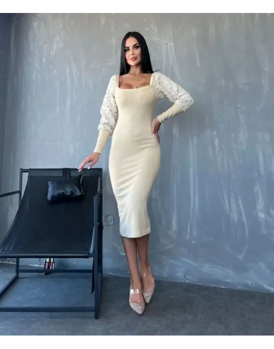 Omarı Zarif Tül Detaylı Kare Yaka Midi Elbise