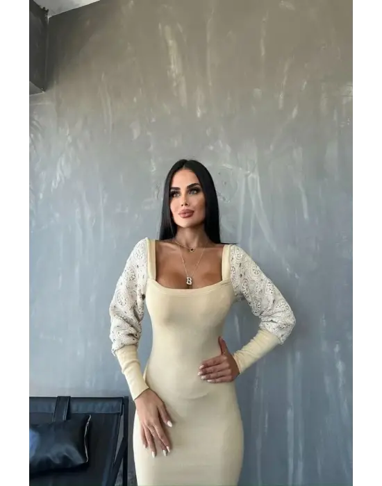 Omarı Zarif Tül Detaylı Kare Yaka Midi Elbise