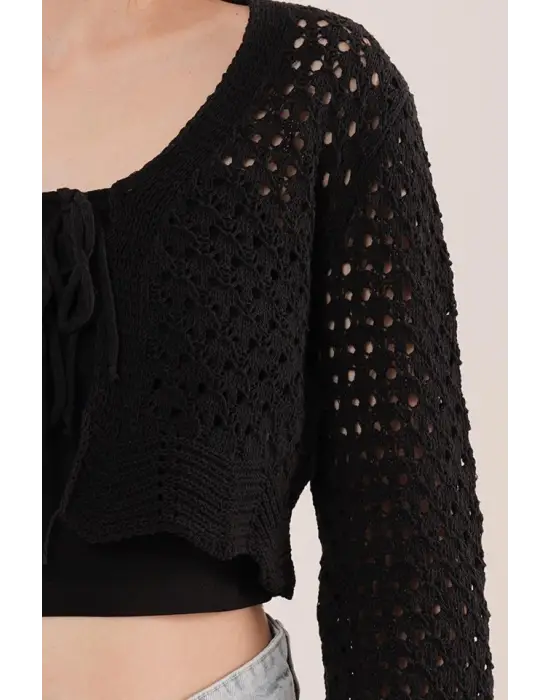 Ön Bağlamalı Ajurlu Crop Siyah Hırka