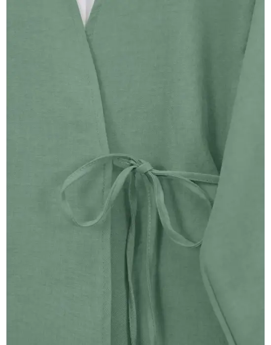 Omarı Eşsiz Stil: Mint Rengi Kimono Takımı