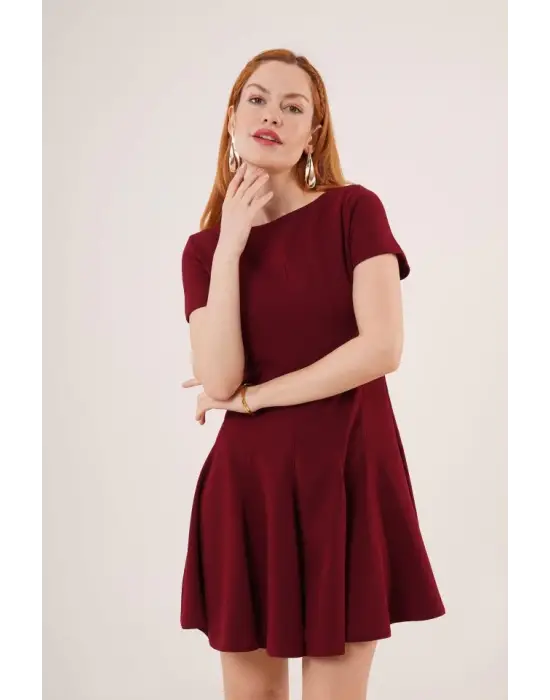 Önden Dikiş Detaylı Çan Model Bordo Elbise