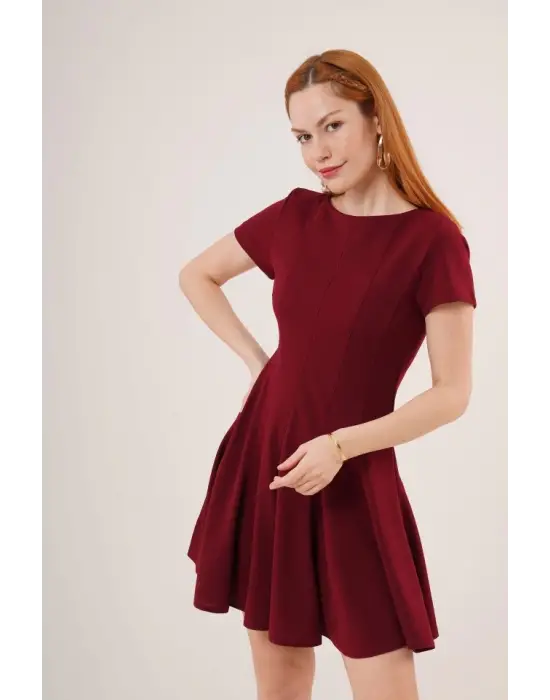 Önden Dikiş Detaylı Çan Model Bordo Elbise