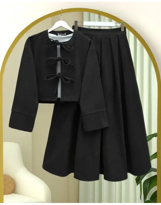 Önü Bağcıklı Etekli Kaşe Takım  -Siyah