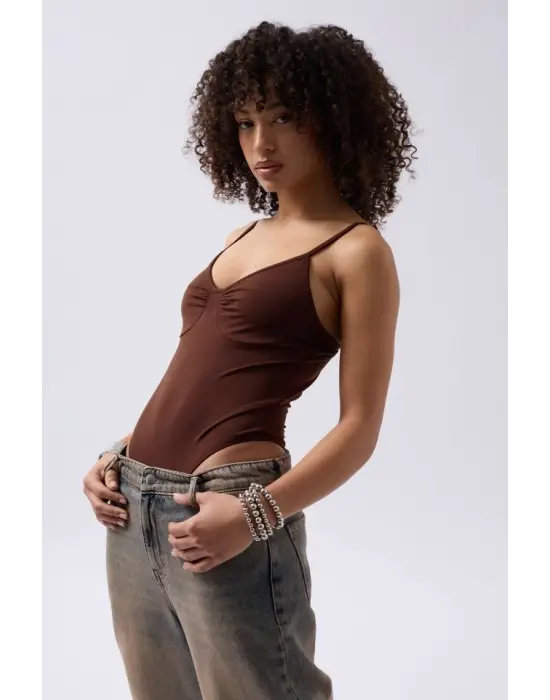 Önü Büzgülü Askılı Bodysuit