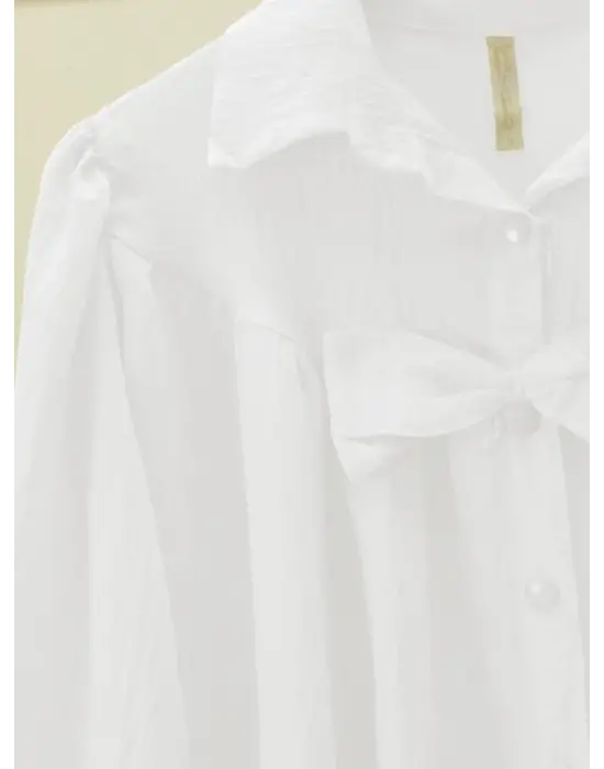 Omarı Şık Fiyonk Detaylı Beyaz Gömlek