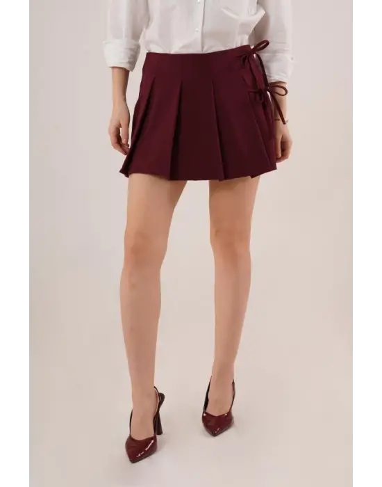 Omarı Detaylarıyla Şık Bordo Mini Şort Etek