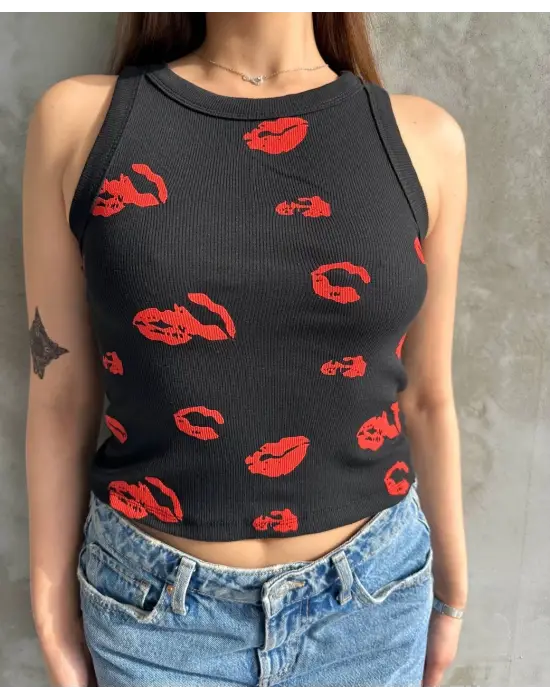 Omarı Yumuşak Pamuklu Öpücük Desenli Bluz