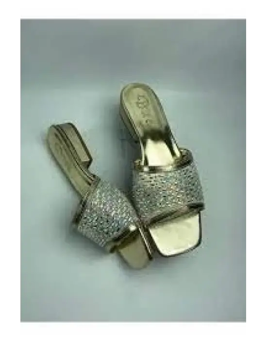 Omarı Altın Cilt İşlemeli Terlik Modası