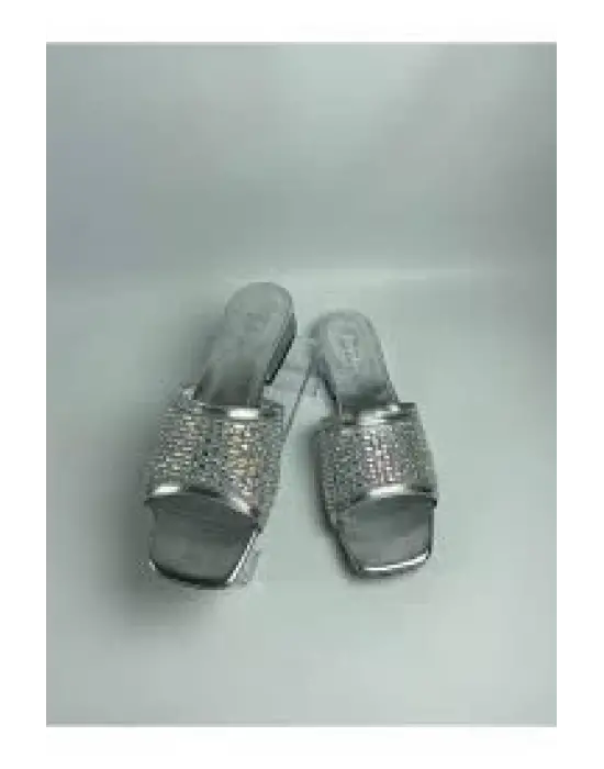 Omarı Gümüş Cilt İşlemeli Terlik