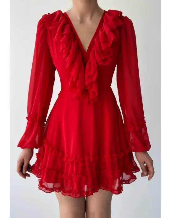 Omarı Fırfırlı Tarzıyla Zarafet: Kadın Kısa Elbise