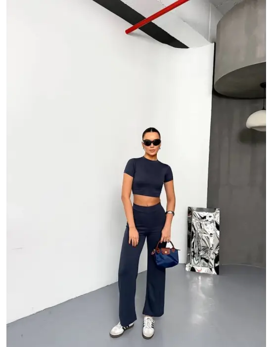 Omarı Yumuşak Dokulu Kısa Kollu Crop Alt ve Ispanyol Paça Pantolon Seti - Füme