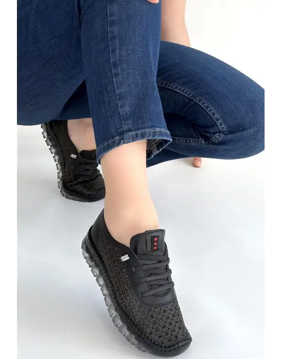 Otja Siyah Deri Lazerli Bağcıklı Spor Ayakkabı