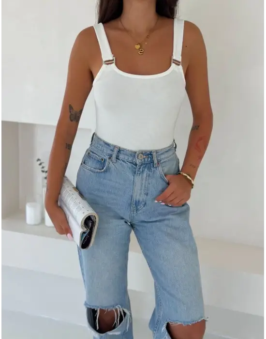 Omarı Beyaz Ottoman Toka Detaylı Askılı Bluz