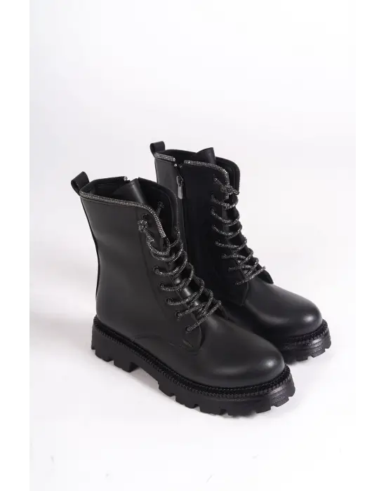 Şık Bağcıklı Bayan Bot