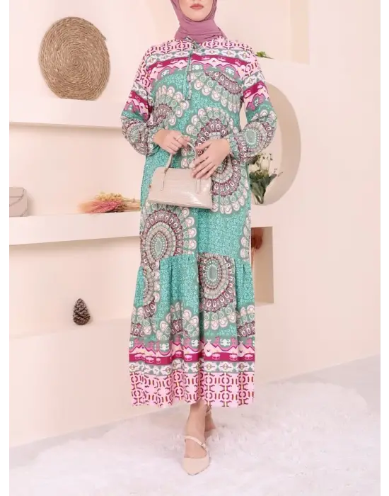 Omarı Modern Tarzda Parçalı Desenli Yeşil Elbise