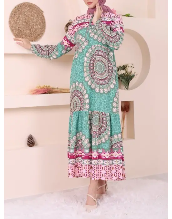 Omarı Modern Tarzda Parçalı Desenli Yeşil Elbise