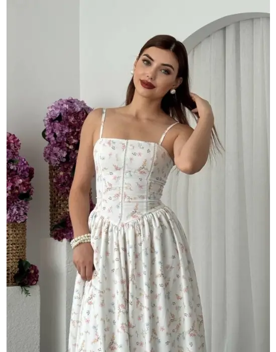 Omarı Şık ve Rahat İp Askılı Elbise