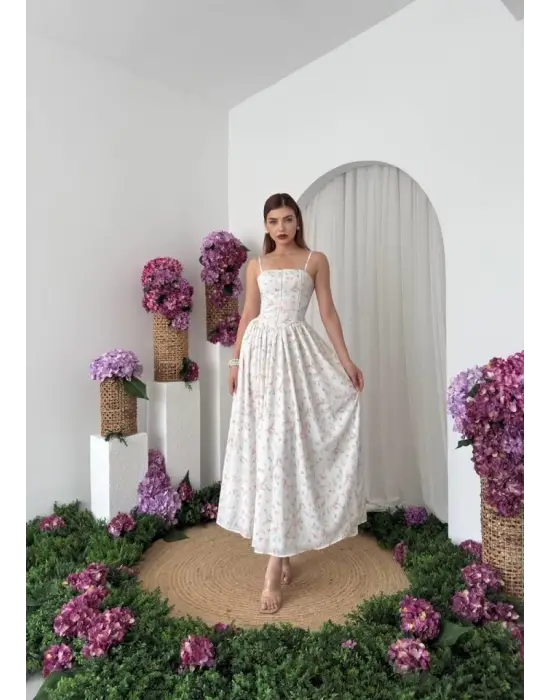 Omarı Şık ve Rahat İp Askılı Elbise