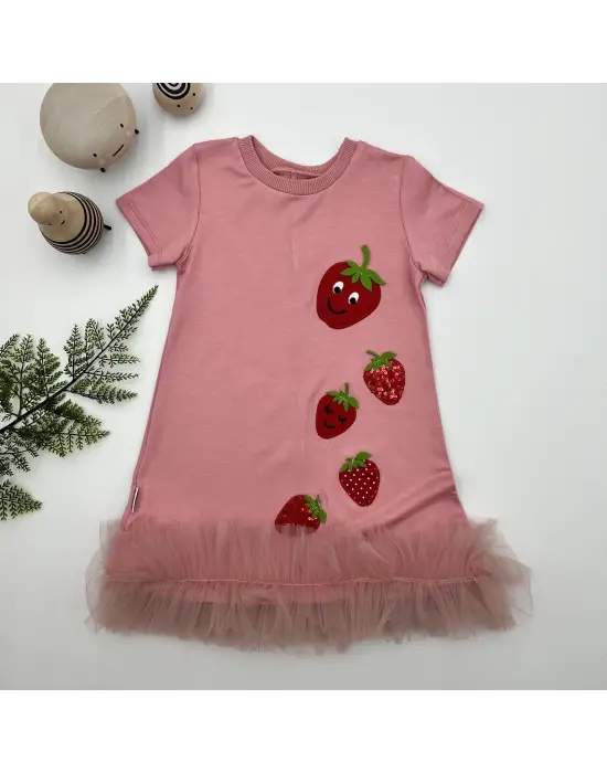 Omarı Çilek Desenli Fırfırlı Kız Çocuk Elbisesi - Gül Kurusu