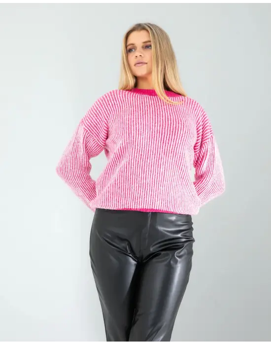 Omarı Pembe Çizgili Yakalı Triko Kazak