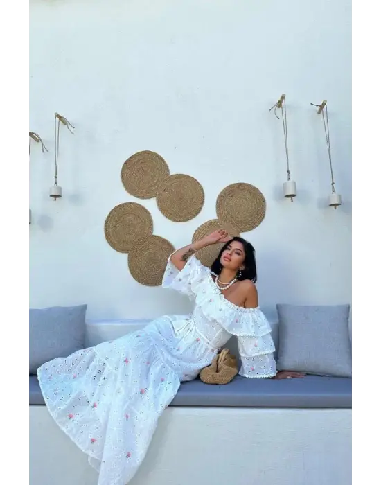 Omarı Pembe Brode Elbise Omuzları Lastikli